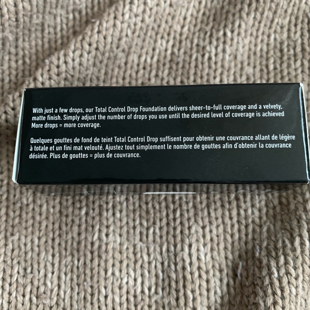 NYX Total Control Drop Foundation Chestnut - Picture 4 of 5